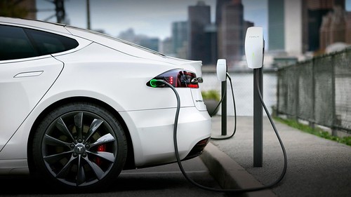 Tesla começa aumento de preços de superchargers na Califórnia