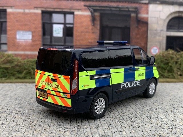 1/43 Ford Transit Minibus City of London Police