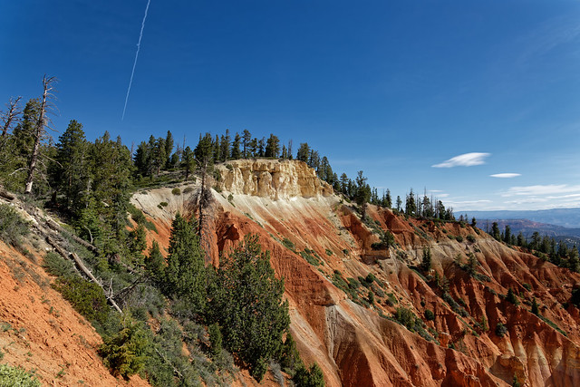 A Lone Contrail over Ponderosa Point (Bryce Canyon National Park)