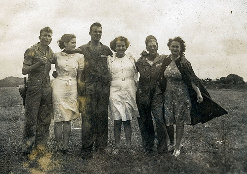 Album IV, 48: retrat amb les infermeres / Group portrait w… | Flickr