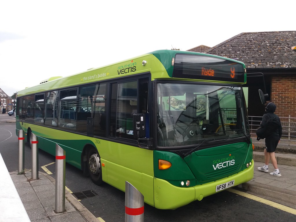 Over the past few months, Southern Vectis 2004 (HF58 HTK) a Scania N230UB OmniCity has been a regular on route 9. I was lucky enough to ride her all the way to Ryde on 02/09/2022 - exactly one month ago on the day of upload!