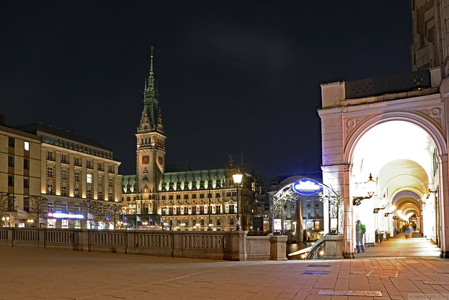 Hamburger Rathaus und Alsterarkaden