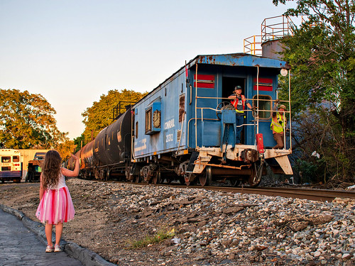 kids conrail caboose sunset localfreights people