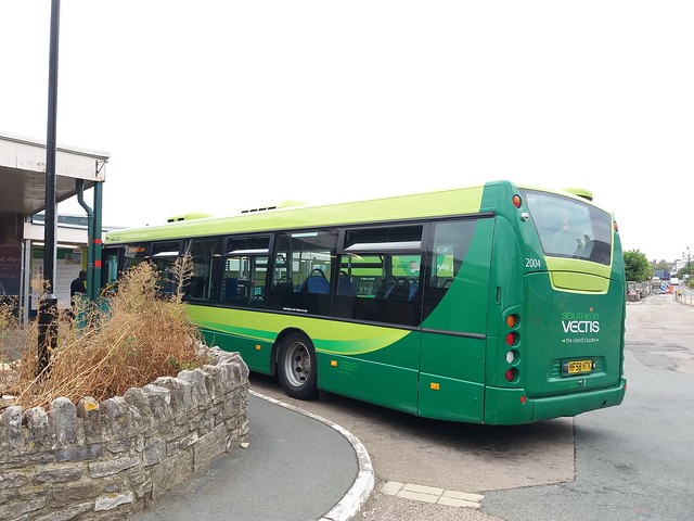 2004 (HF58 HTK) has arrived at the now closed Ryde Bus Station due to upgrade works. Once the works are complete, the terminus stops will be through bays parallel with the train tracks