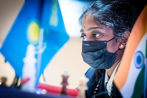 20220917-30_Astana_FIDE_Womens_Grand-prix_Vaishali_Rameshbabu_Anna_Shtourman-1311