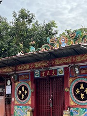 Lil red Chinese #temple on our walk this weekend #bangkok