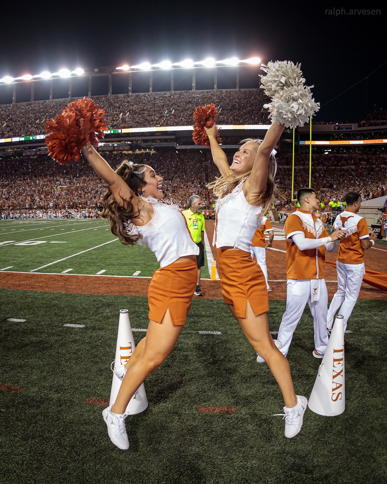 Texas Cheer | Texas Review | Ralph Arvesen