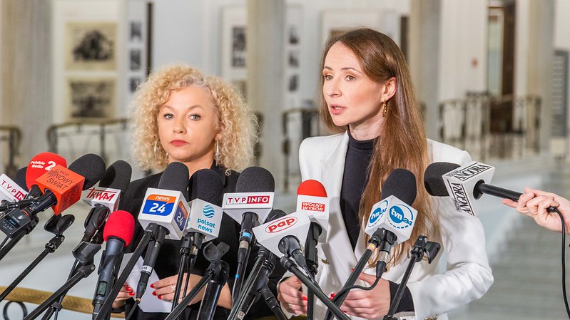 Konferencja prasowa | Minister Czarnek wydaje ogromne pieniądze na&nbsp;wycieczki, które nazywa delegacjami