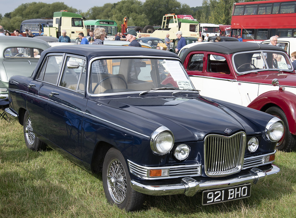 Bmc Riley Riviera 1961 Riley Riviera sports saloon | I had never heard of a 'R… | Flickr
