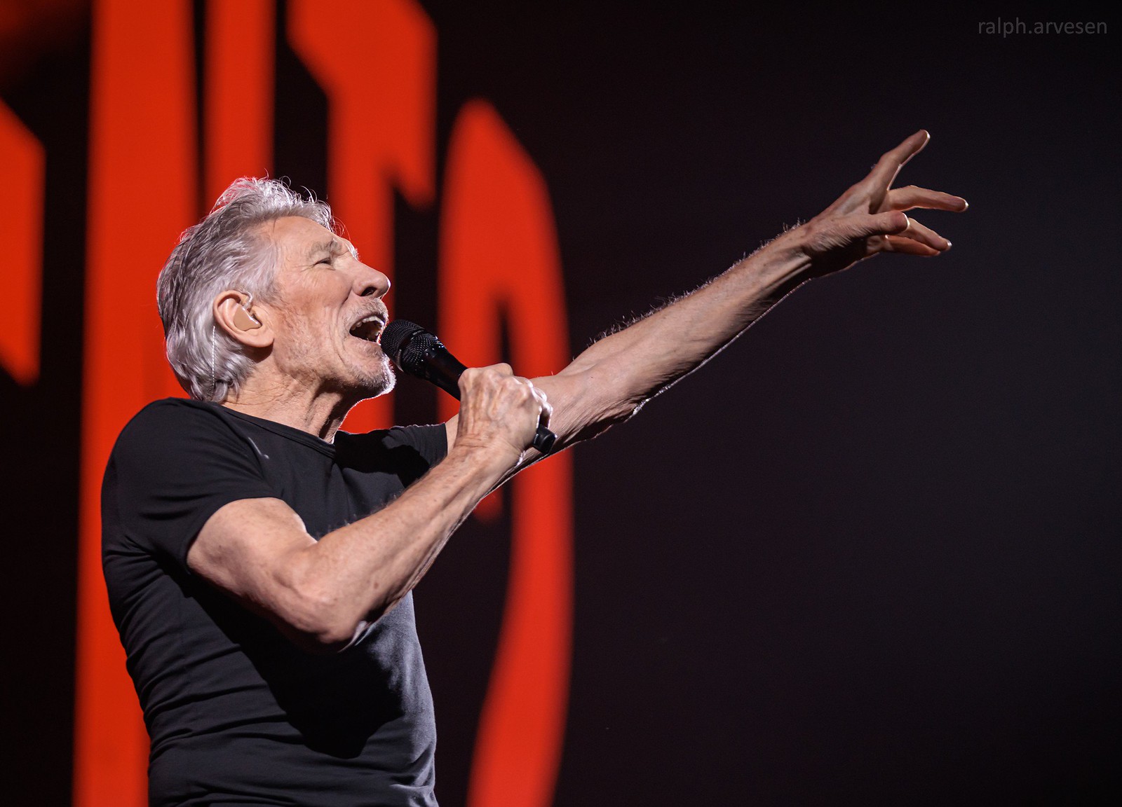 Roger Waters | Texas Review | Ralph Arvesen