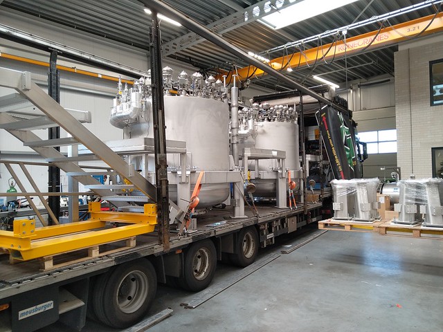 Two cold valve boxes loaded onto the truck for transportation from Cryoworld to Research Instruments, Netherlands, July 2022. © RI