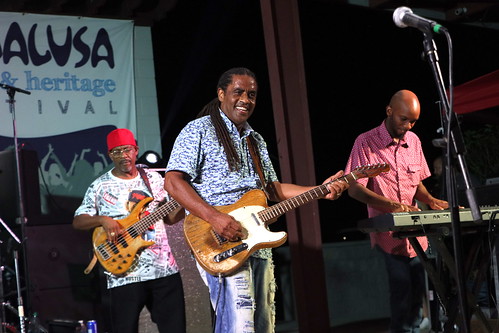 Kenny Neal at Bogalusa Blues & Heritage Fest, Sep. 2022. Photo by Demian Roberts.
