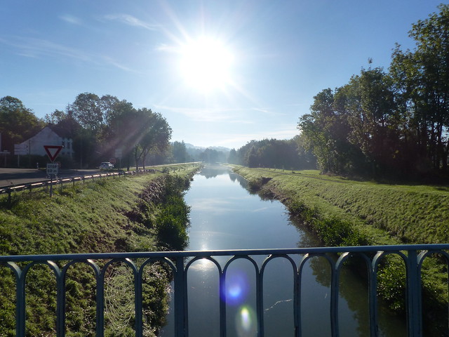 Rougemont,  Côte-d'Or: le canal de Bourgogne