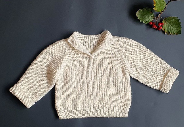 Knitted sweater for kids or toddlers