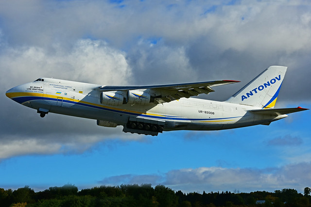 UR-82008 (Antonov)