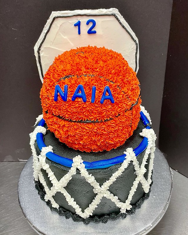 Cake by Eva's Cupcakery