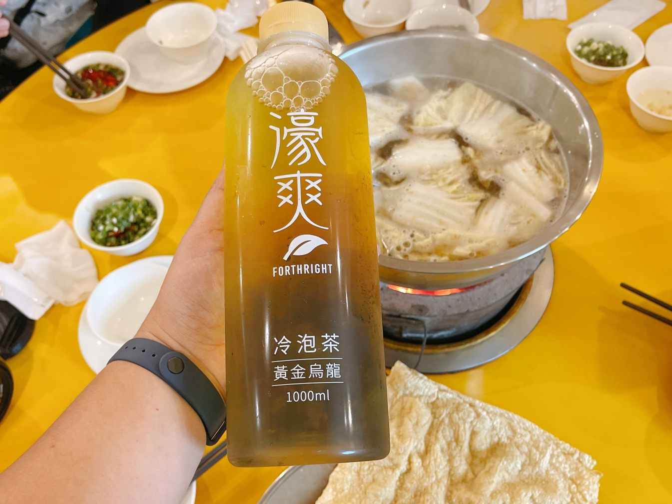 [台中西屯]汕頭牛肉劉沙茶火鍋店-傳承六十餘年的老味道~扁魚沙茶湯頭愈煮愈香濃．炭火加熱強強滾 @VIVIYU小世界