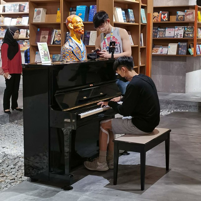 Bookstore Bryson & Piano Pete