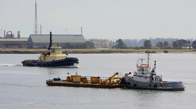 TUG 'BETTS BAY' PROPELLING BARGE & TUG 'WATO' PORT OF NEWCASTLE 27th Sept 2012