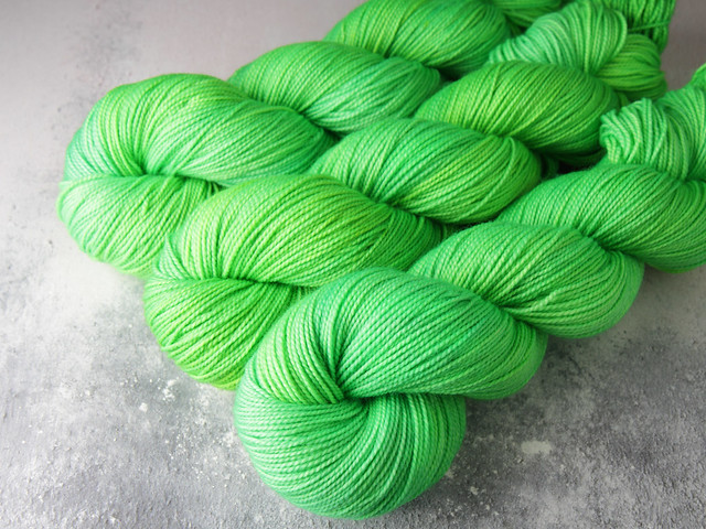 Favourite Sock – hand-dyed superwash pure merino wool 4 ply yarn ‘Hulk’ (neon green)