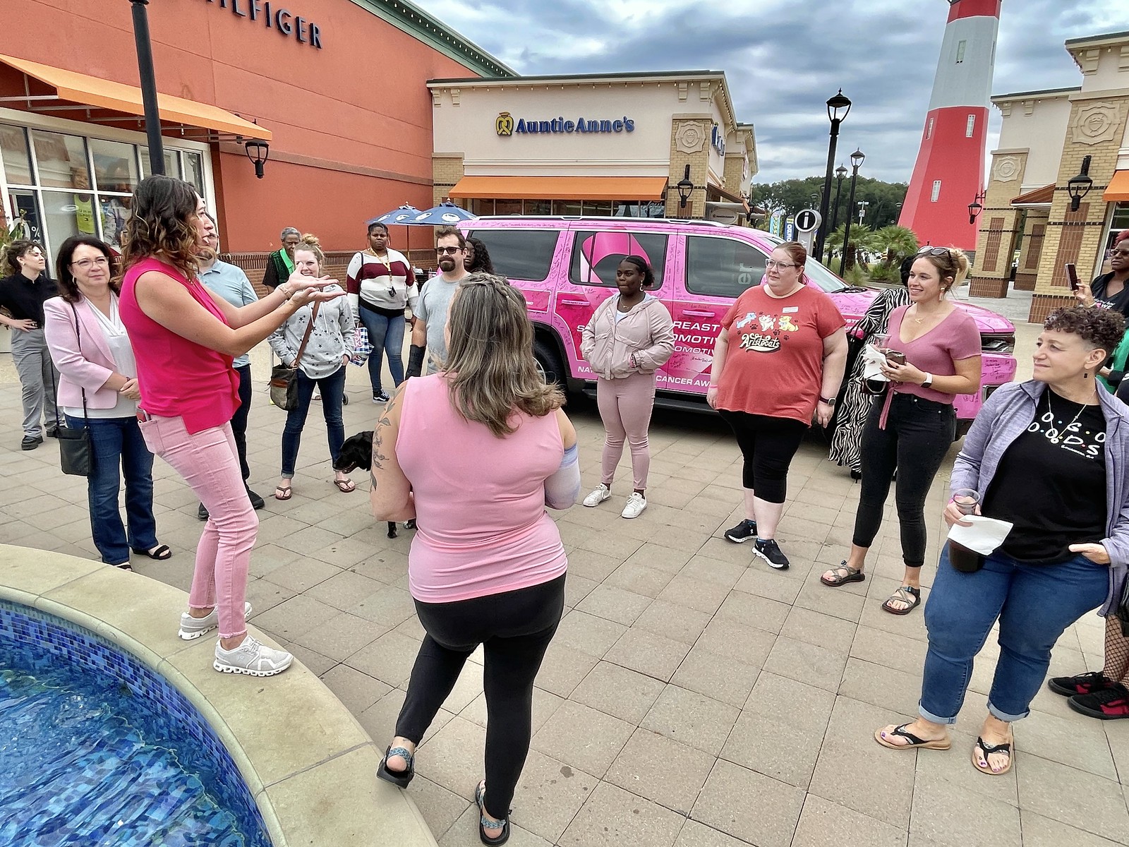 Tanger Outlets Pinking of the Fountain for Little Pink Houses of Hope