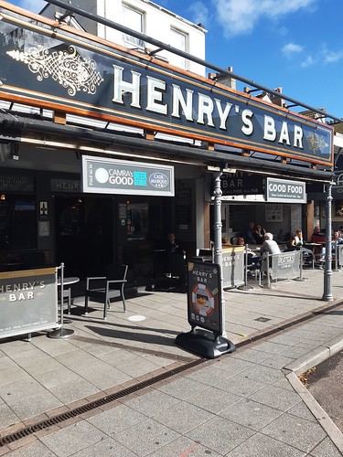 Henry's Bar, Paignton