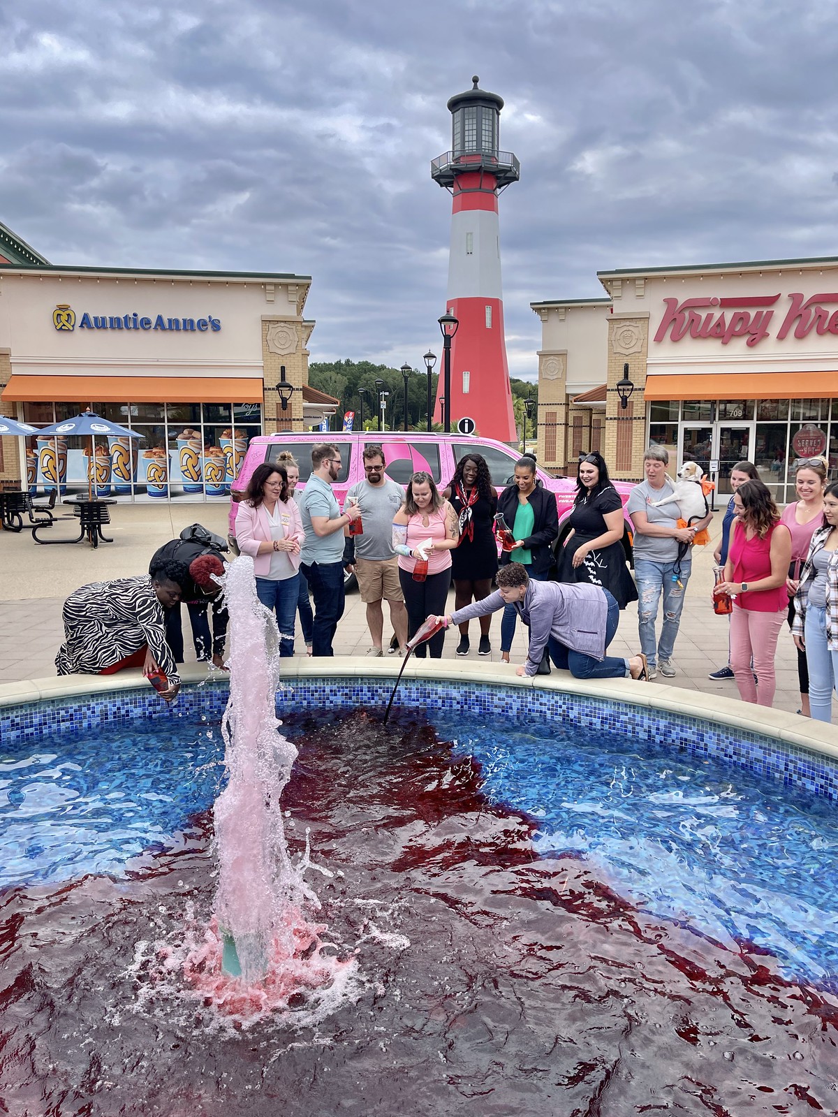 Tanger Outlets Pinking of the Fountain for Little Pink Houses of Hope