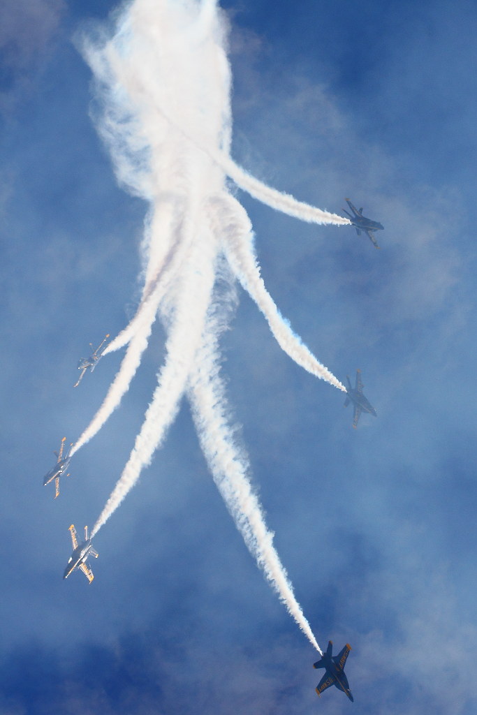 IMG_4615 Loop Break Cross | US Navy Blue Angels, MCAS Mirama… | Flickr