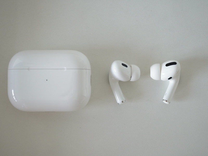 Apple AirPods Pro 2 - With Earbuds