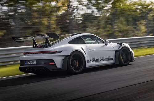 Novo Porsche 911 GT3 RS alcança novo recorde em Nürburgring