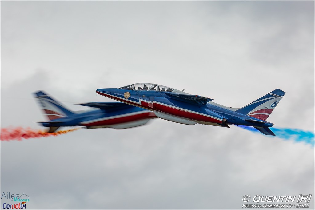 Patrouille de France est la patrouille acrobatique officielle de l'Armée de l'Air et de l'Espace française ailes et volcans cervolix issoire auvergne Meeting Aerien 2022