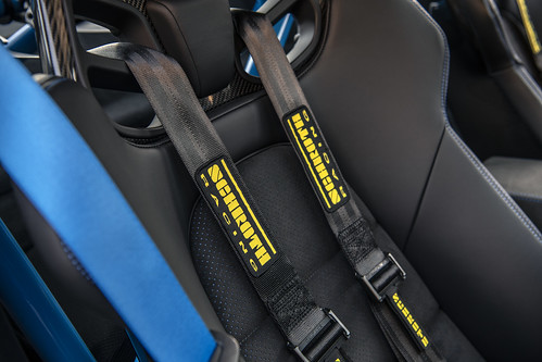 gmg-racing-911-gt3-seat-belt (1)