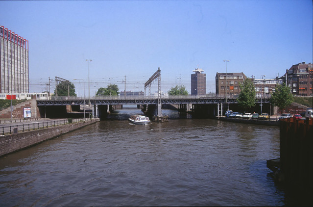 28430312-6606 Amsterdam 5 mei 1990