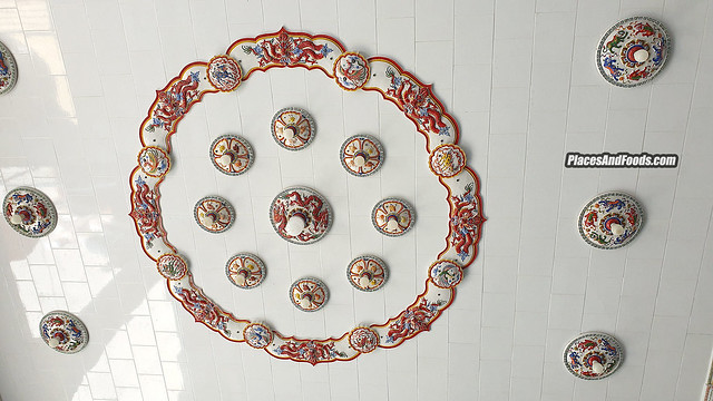 hatyai Wat Chue Chang porcelain design