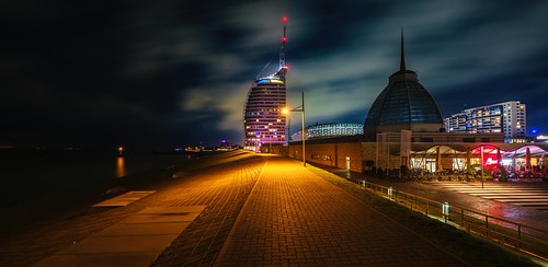 Promenade am Strom, Bremerhaven, 20221015 by G · RTM, This weekend I had some time for a 400km trip to Bremerhaven. On the left the river Wezer which runs