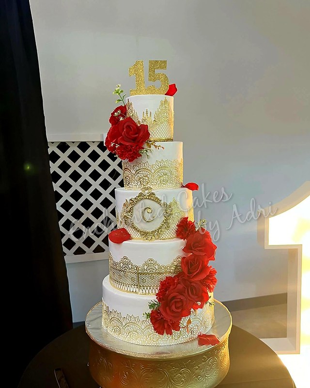 Cake from Enchanted Cakes by Adri