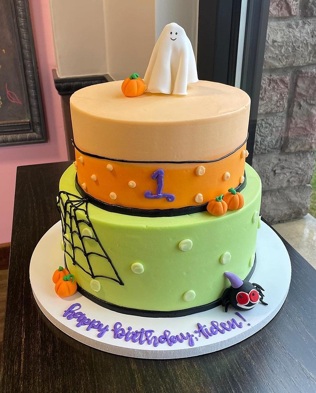 Cake by AREA 51 Cupcakery of South Naperville