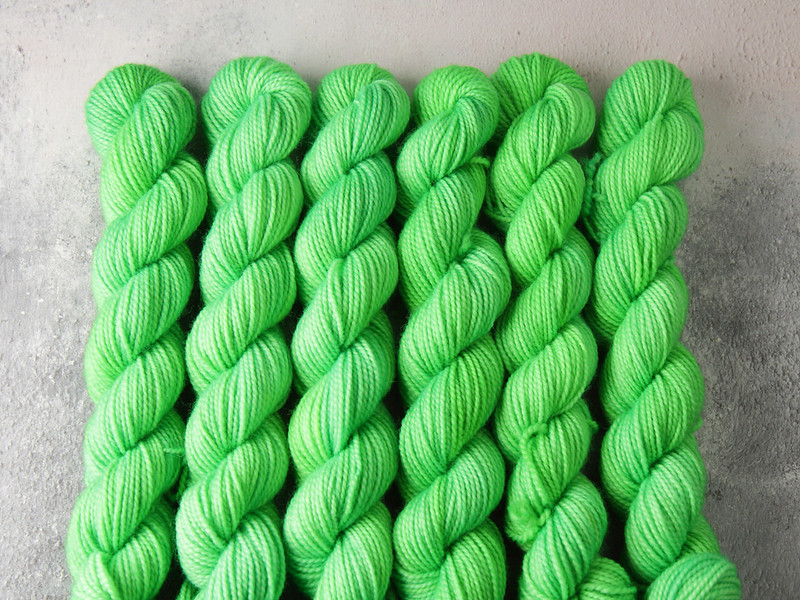 Favourite Sock Minis – pure Merino wool superwash 4 ply / fingering hand dyed yarn 20g miniskeins – ‘Hulk’