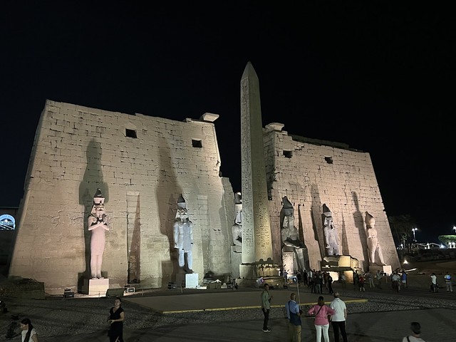 Templo de Luxor por la noche