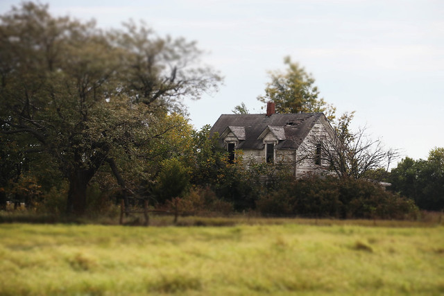 (KS) Lawrence Abandoned Farmhouse