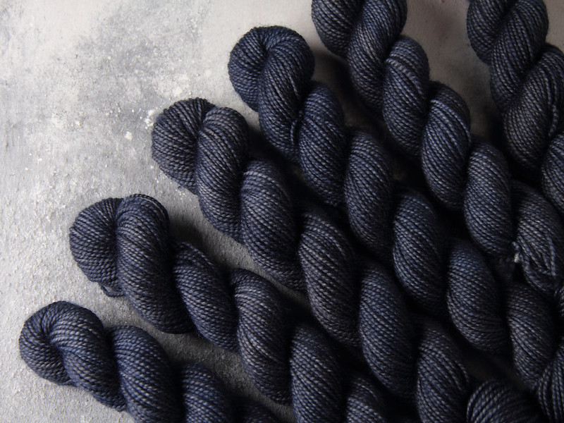 Favourite Sock Minis – pure Merino wool superwash 4 ply / fingering hand dyed yarn 20g miniskeins – ‘Fjelltopp’