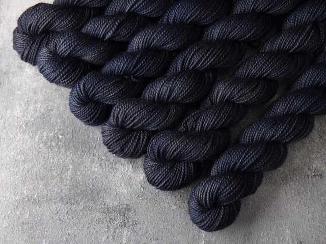 Favourite Sock Minis – pure Merino wool superwash 4 ply / fingering hand dyed yarn 20g miniskeins – ‘Fjelltopp’