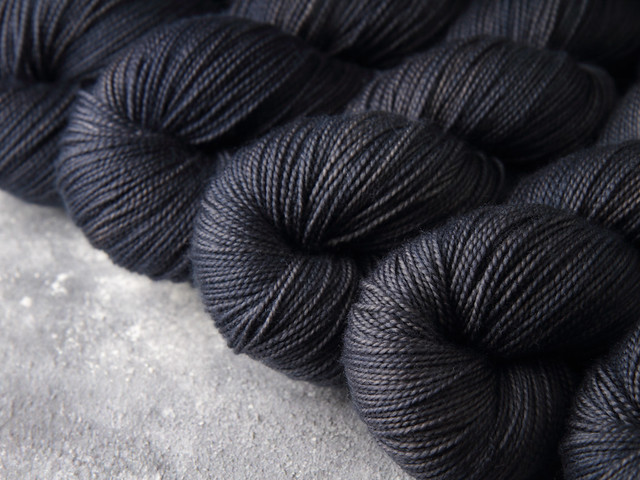 Favourite Sock – pure Merino 4 ply/fingering weight wool superwash hand dyed yarn 100g – Graphite (dark grey)