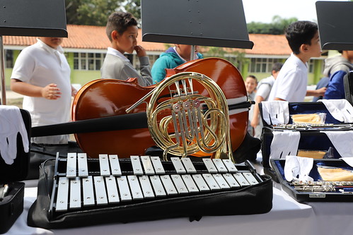 20 Oct 2022 . Secretaría de Educación . Entrega de instrumentos musicales a Primaria Revolución en el municipio de El Salto.