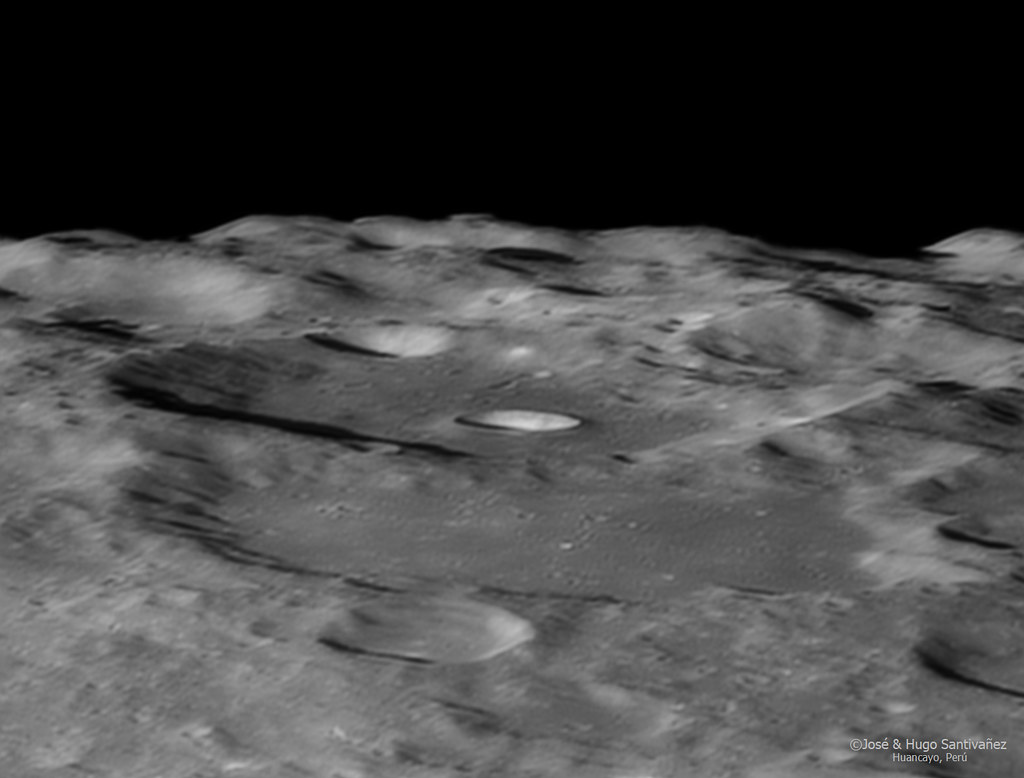 Cráteres y relieve  Lunar 2022-10-08