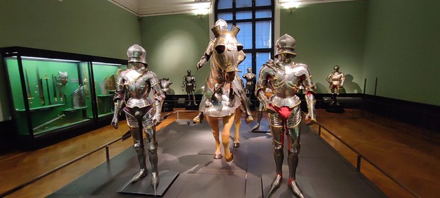 צילומים מהתערוכה מוזיאון העולם בוינה  שריון אבירים במוזיאון האתנולוגי וינה ביקור במוזאון אסף הניגסברג weltmuseum wien
