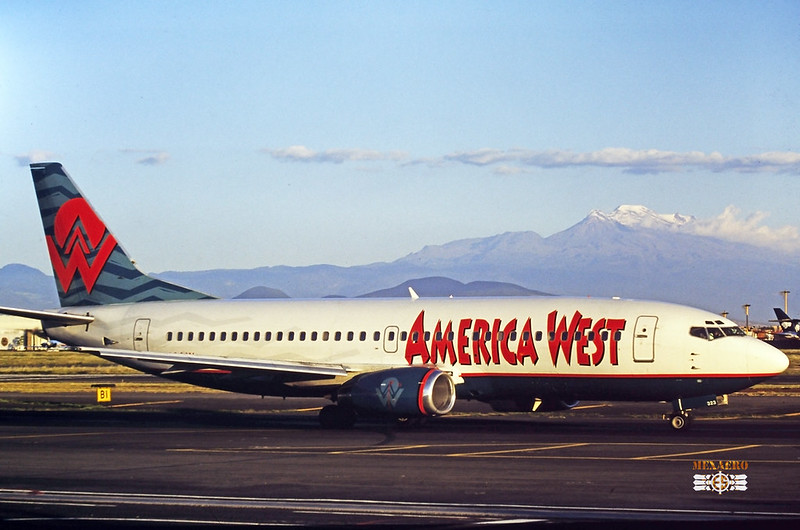 America West / Boeing 737-3Y0 / N323AW