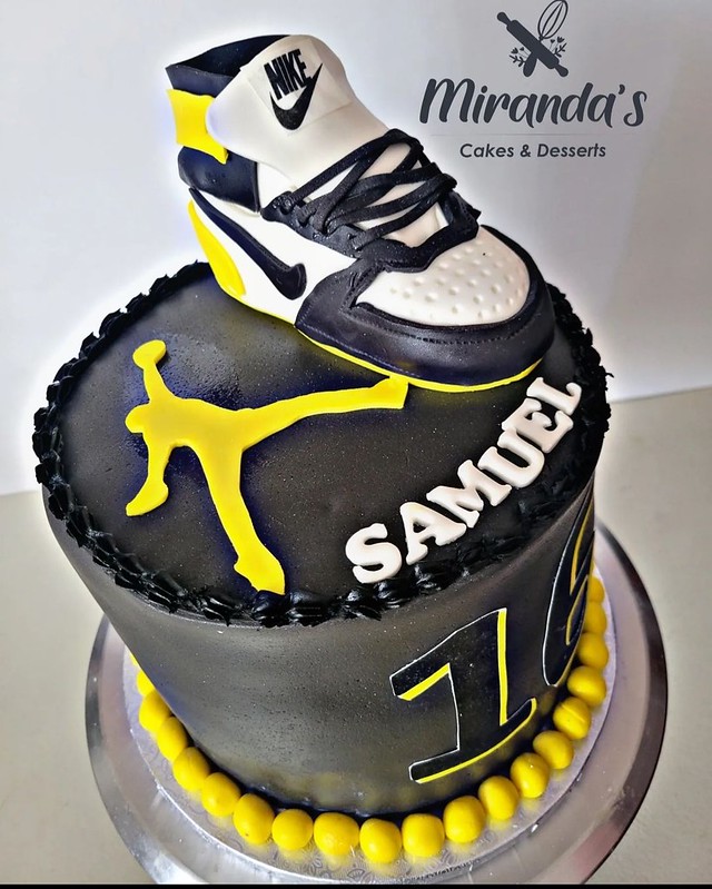 Cake by Miranda's Cake