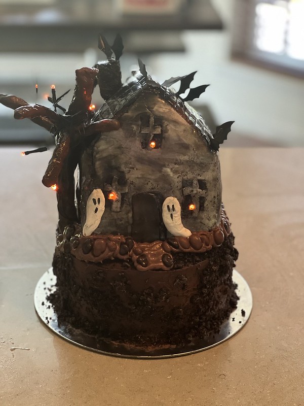 Haunted House Cake from Ohana Cakes by Lenze Shannon
