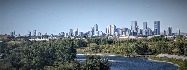 Calgary skyline PXL_20220920_214732674 (2)